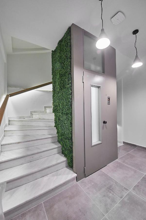 Live In A Funky & Renovated Studio Near Acropolis 아테네 외부 사진